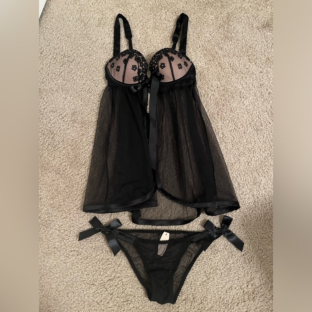 Victoria Secret 2 Lingerie Set Black and Mauve NWT